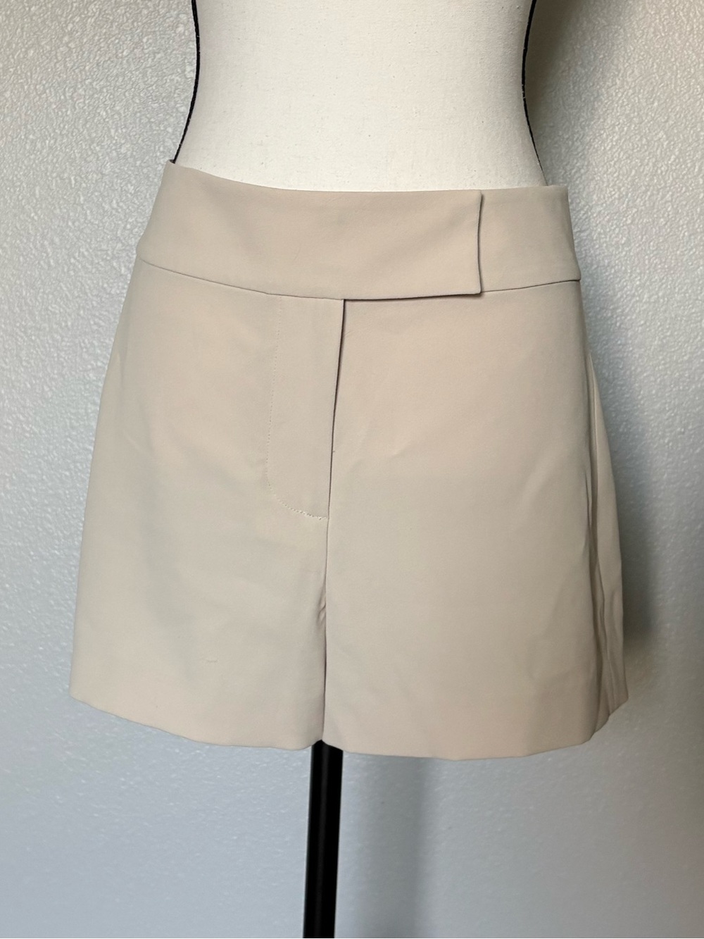 Alice + Olivia Beige High-Waist Tailored Shorts